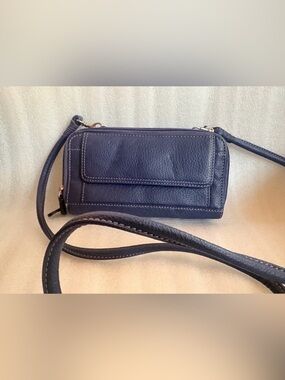 Tignanello Leather Medium Crossbody – Pre‑Owned